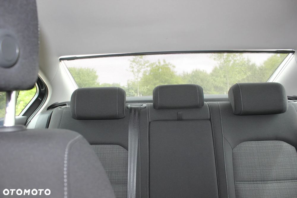 Volkswagen Passat 2.0 TDI SCR DSG Comfortline - 15