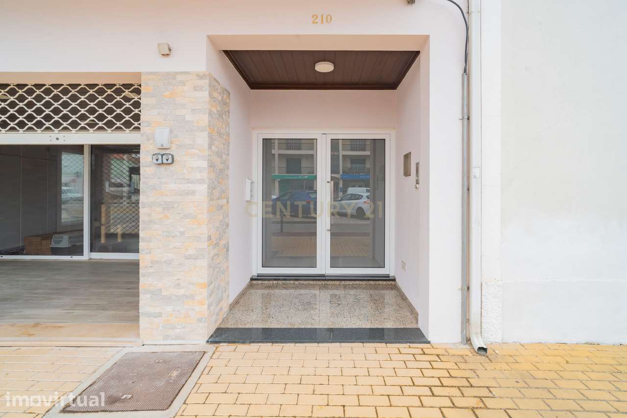 Excelente Apartamento T1 para Arrendamento no Centro de Pataias - Grande imagem: 3/24