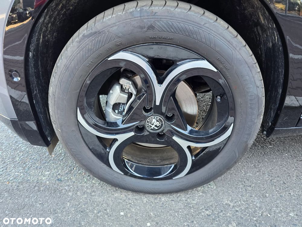 Alfa Romeo Junior 1.2 mHEV Ibrida eDCT - 5