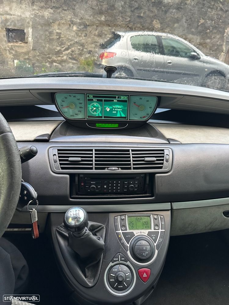 Peugeot 807 2.2 HDi Navteq - 10