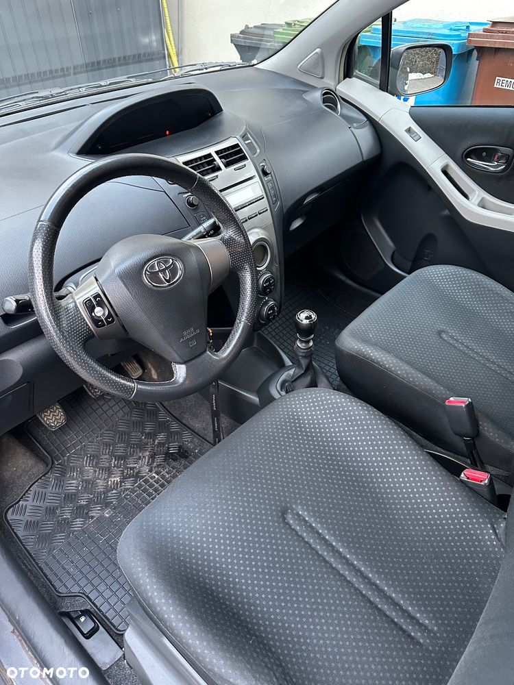 Toyota Yaris 1.33 VVT-i Cool - 11