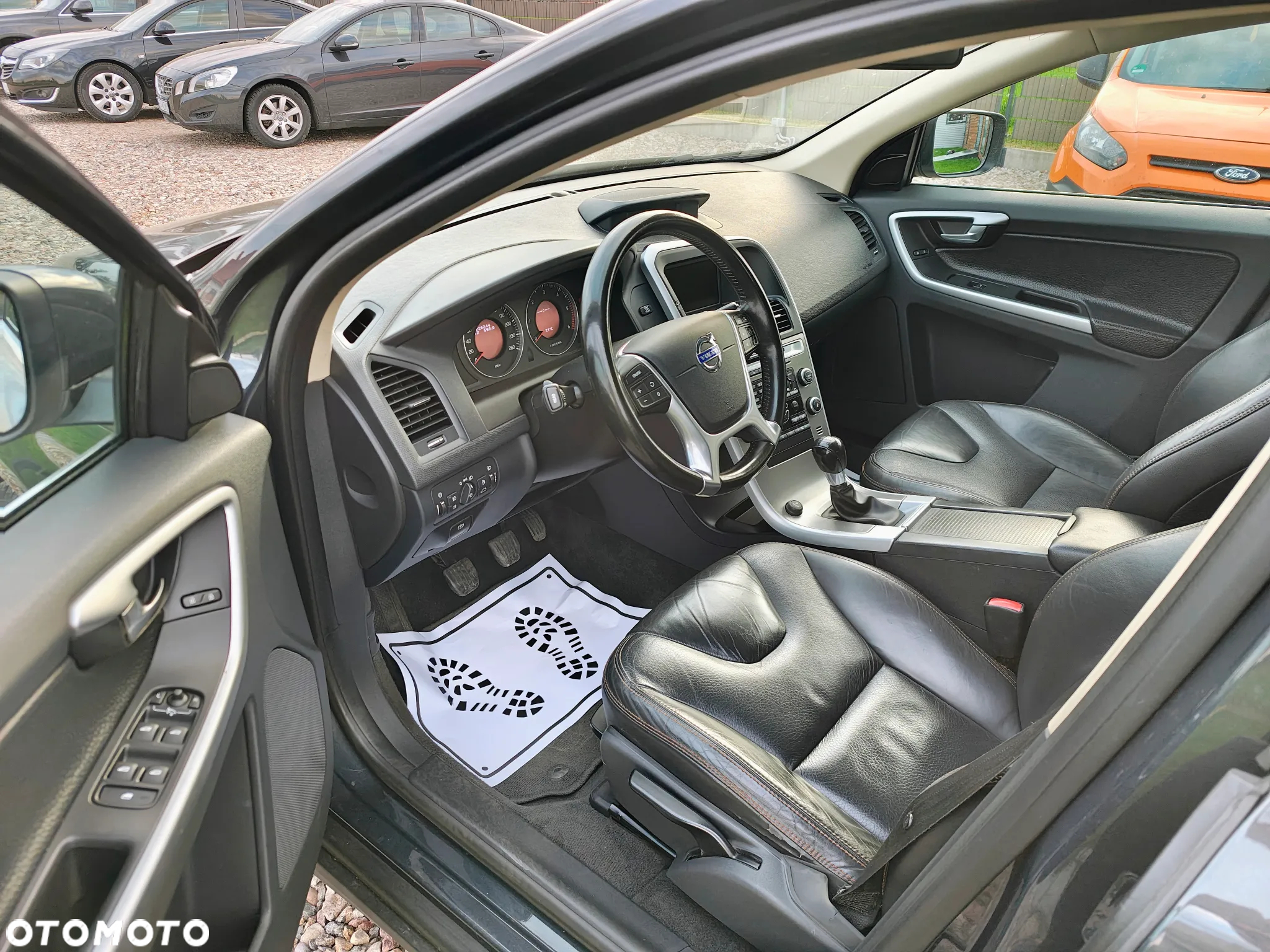 Volvo XC 60 2.4D DRIVe Momentum - 16
