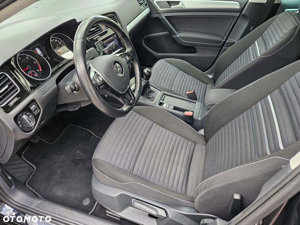 Volkswagen Golf 2.0 BlueTDI Cup - 17