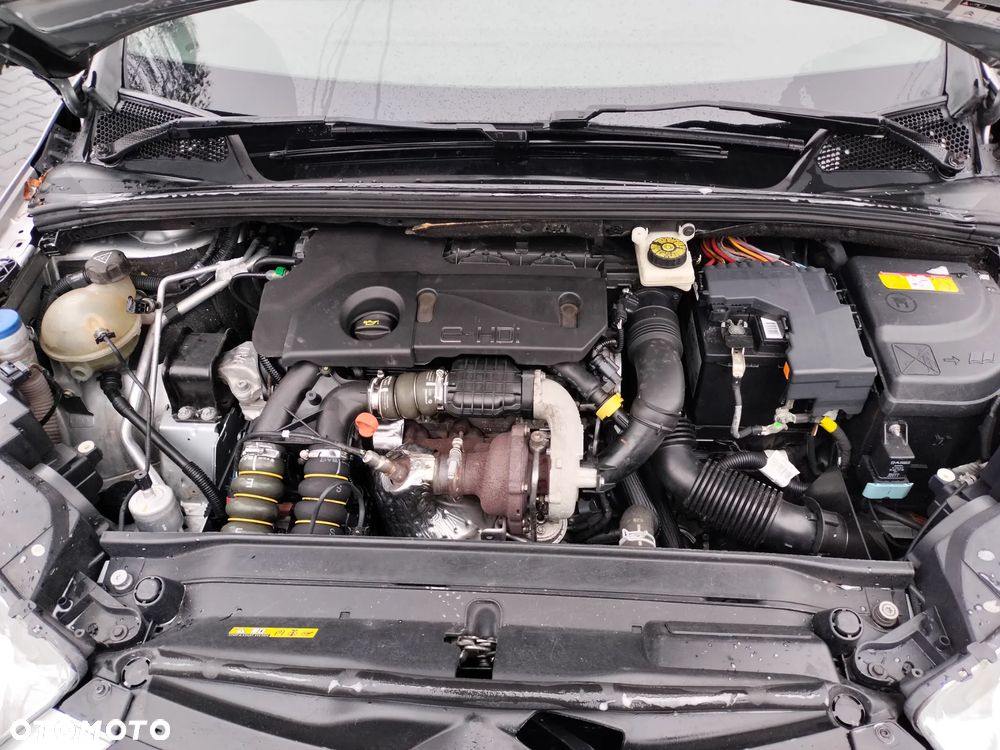 Citroën DS4 1.6 e-HDi SoChic MCP - 8