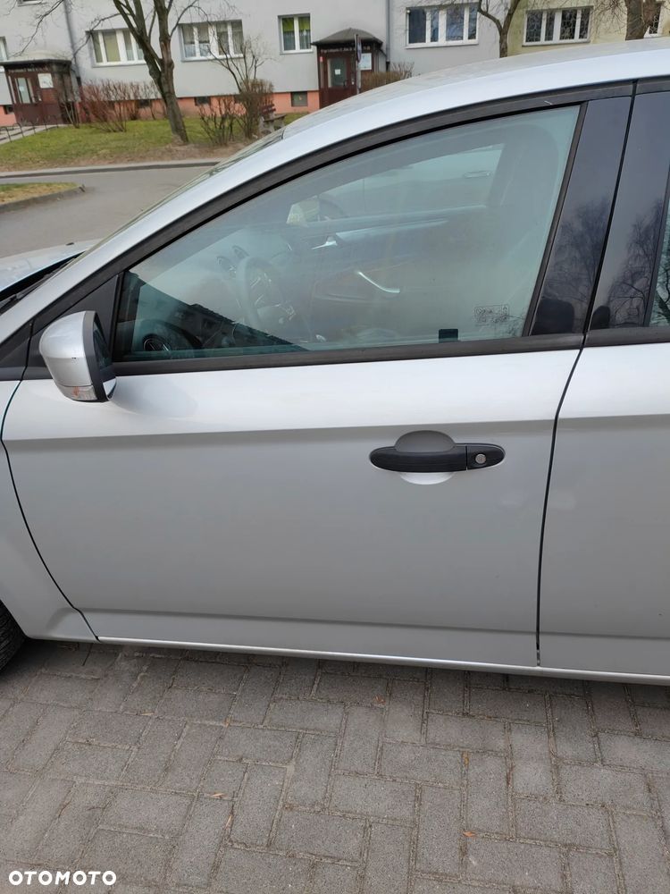 Ford Mondeo 2.0 Trend - 14