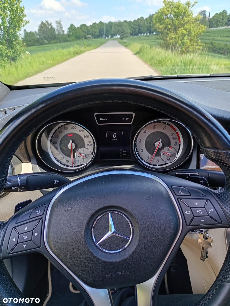Mercedes-Benz CLA 250 4Matic 7G-DCT Sport - 10