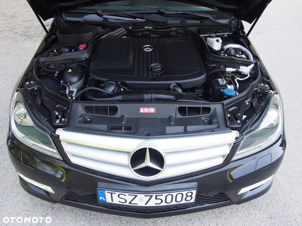 Mercedes-Benz Klasa C 220 CDI DPF (BlueEFFICIENCY) 7G-TRONIC Avantgarde - 33