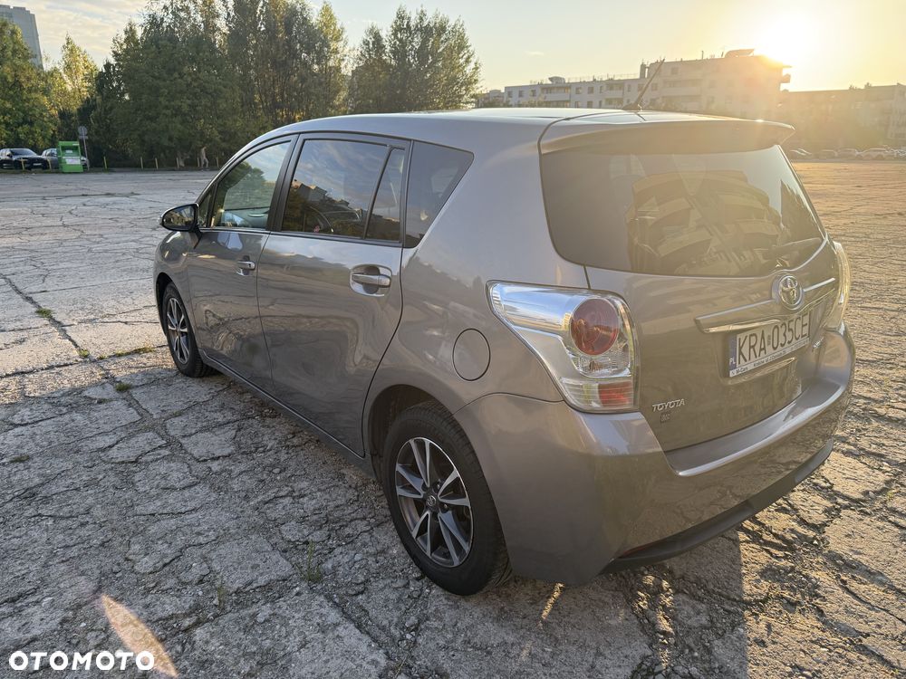 Toyota Verso 1.6 D-4D Prestige 7os - 6