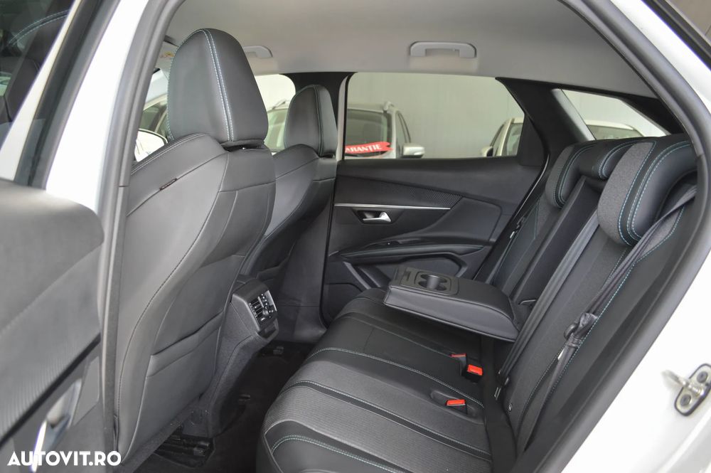 Peugeot 3008 225 e-EAT8 Allure Pack - 29