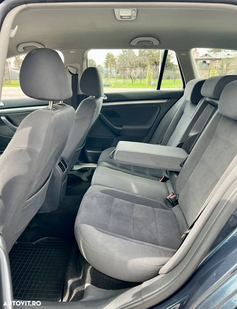 Volkswagen Golf 2.0 TDI Comfortline DSG - 23