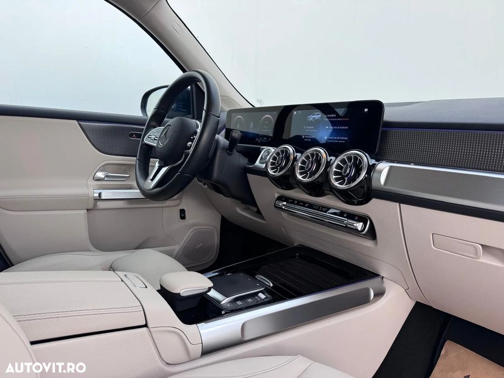 Mercedes-Benz EQB - 24