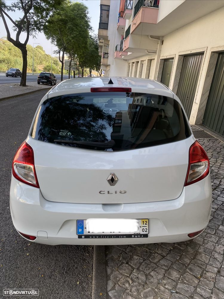 Renault Clio 1.2 16V Confort 130g - 6