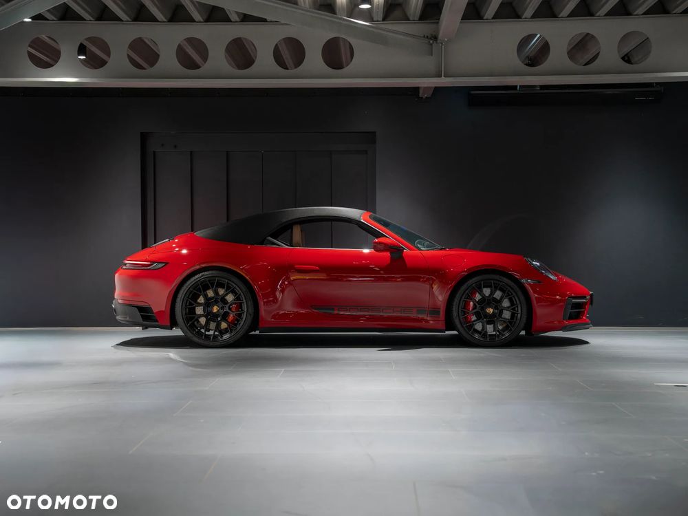 Porsche 911 Carrera 4 GTS - 6