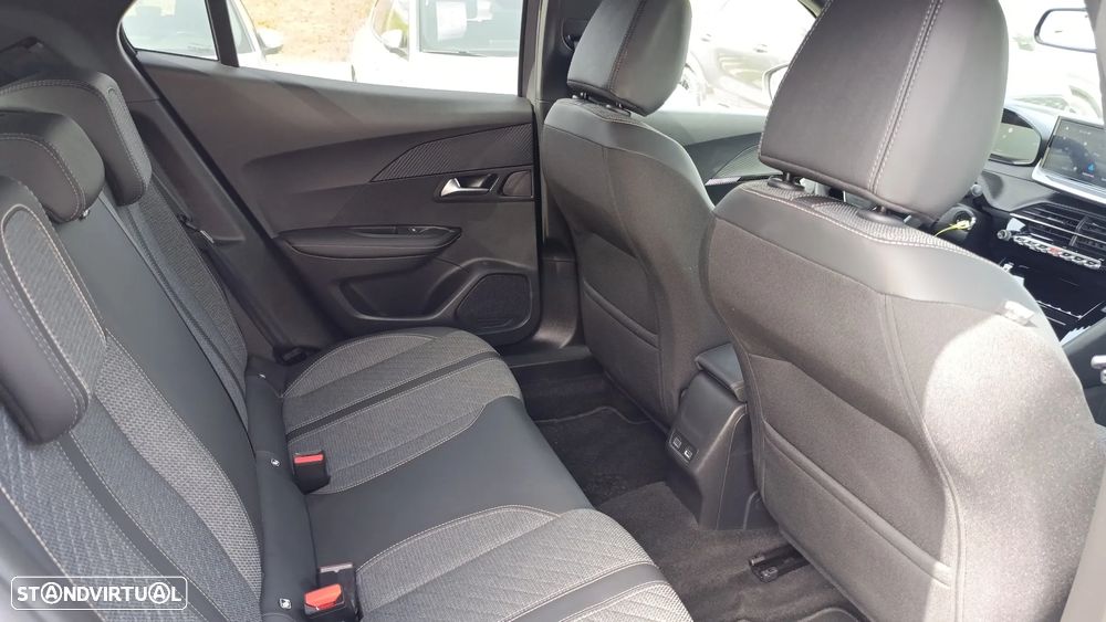 Peugeot 2008 1.2 Hybrid Allure e-DCS6 - 18