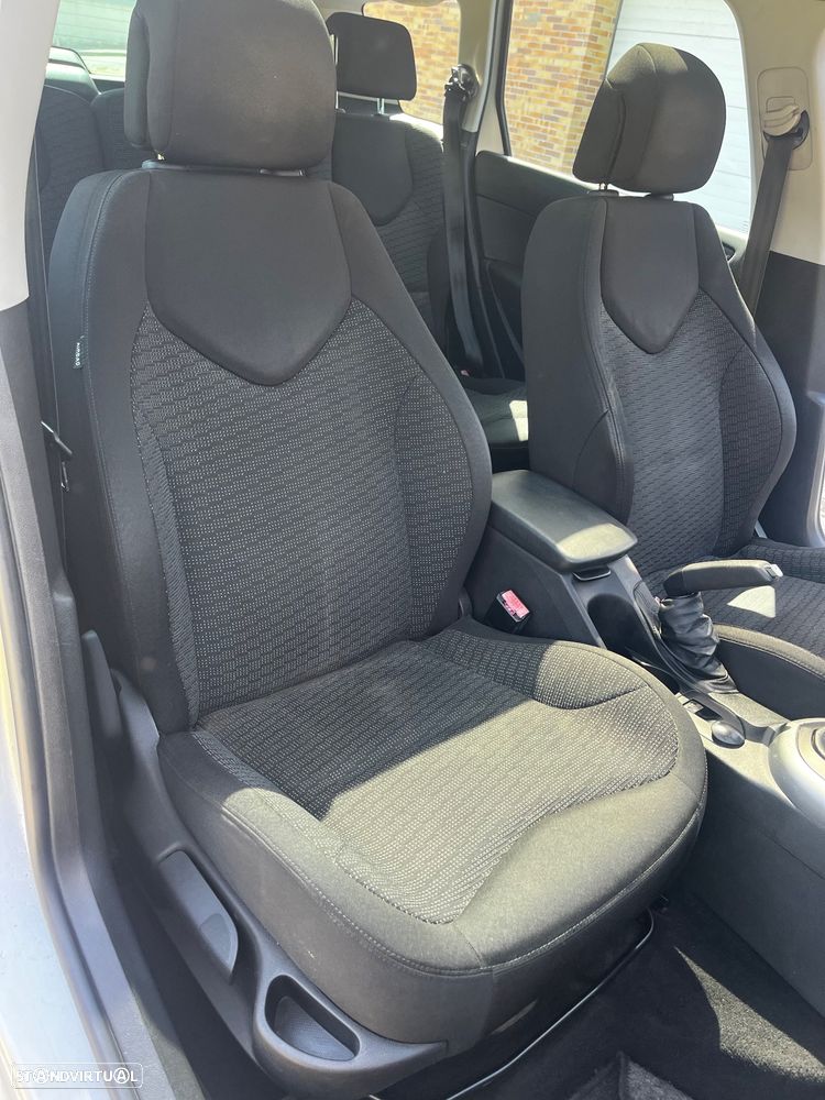 Peugeot 308 SW 1.6 HDi Executive CVM6 - 13