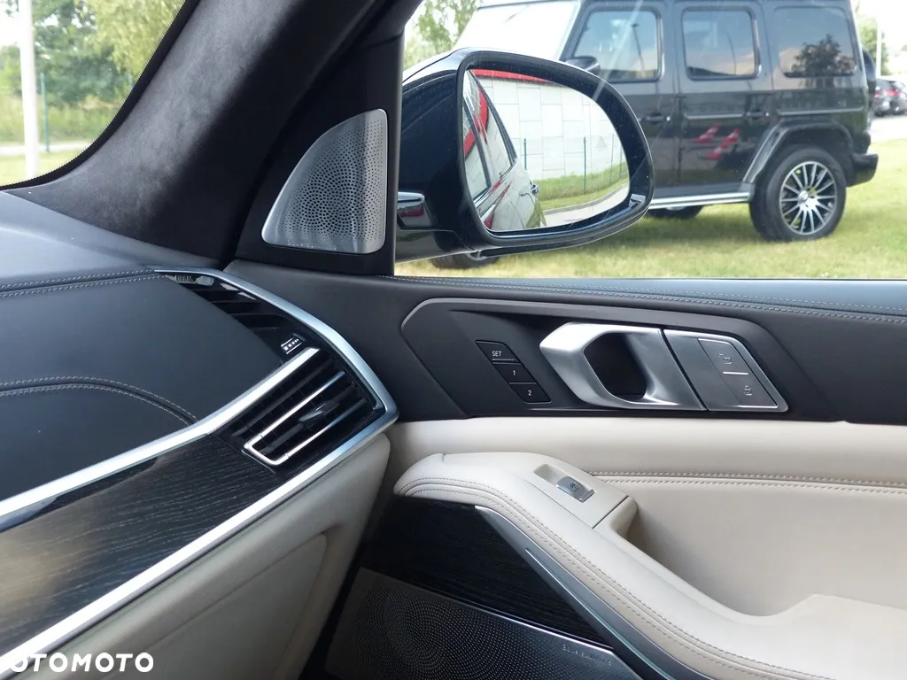 BMW X7 M50i sport - 33