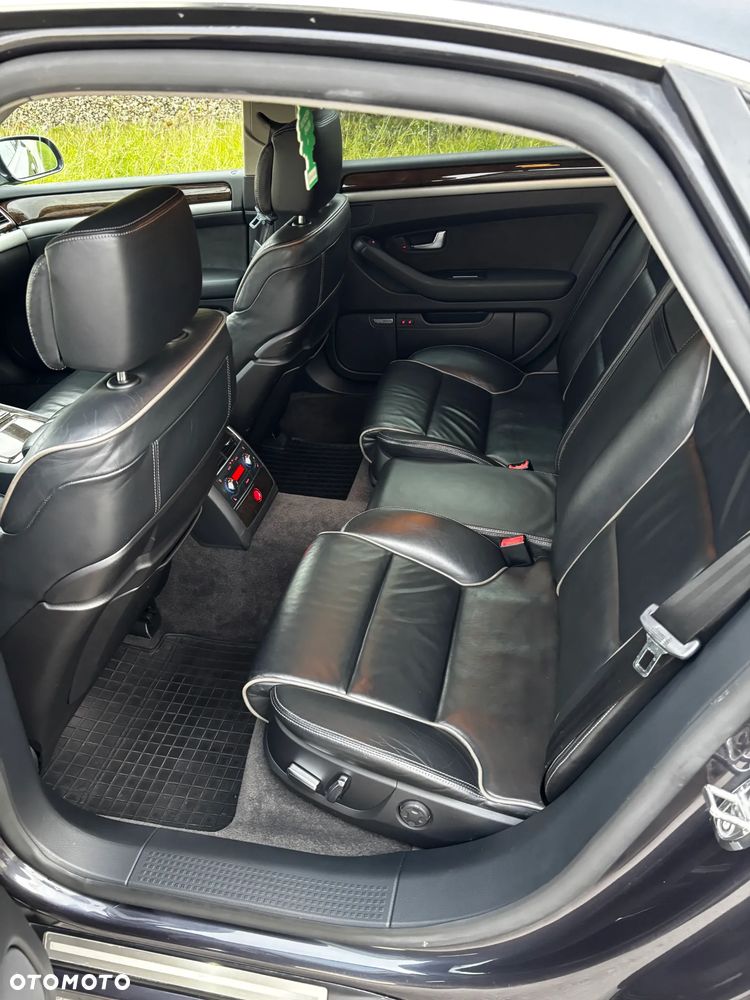 Audi A8 - 12