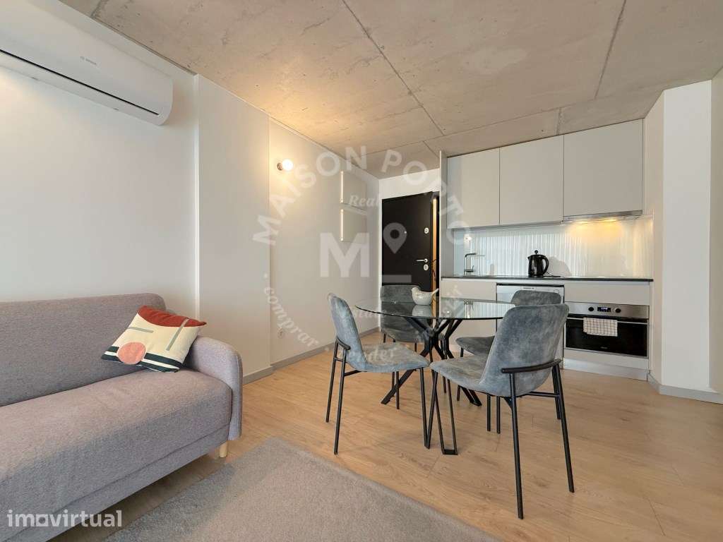 Apartamento T1 com Varanda em Condomínio com Piscina e Vista Rio Do... - Grande imagem: 2/21