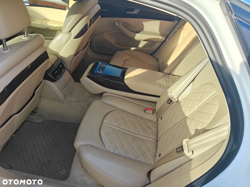 Audi A8 - 7