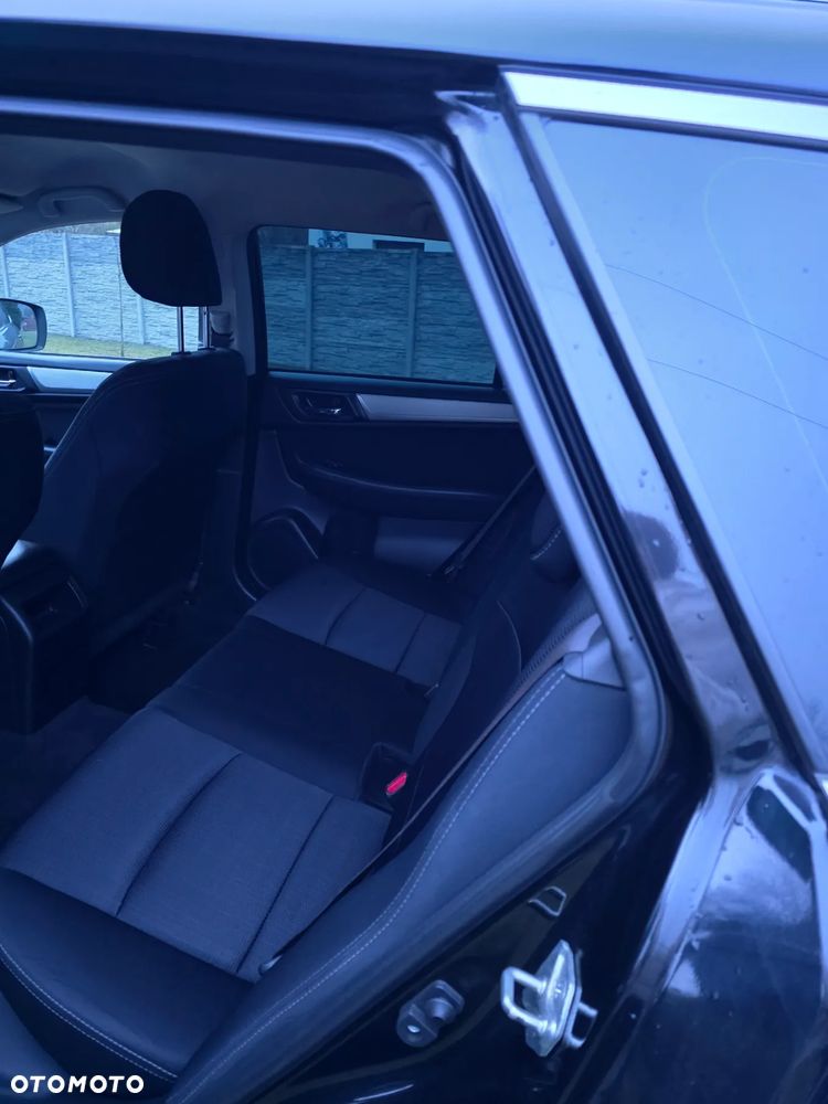 Subaru Outback 2.0D Active Lineartronic - 12