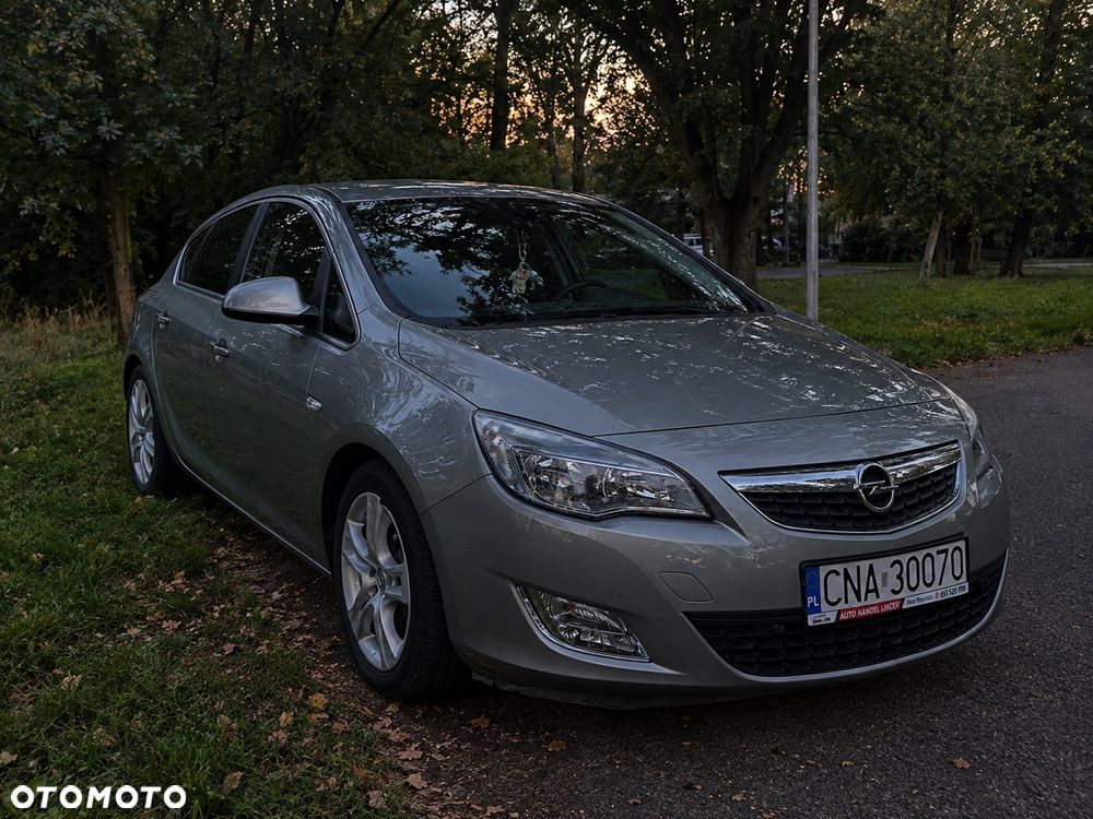Opel Astra 1.4 Essentia - 11