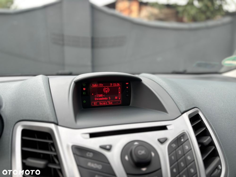 Ford Fiesta 1.25 Celebration - 17