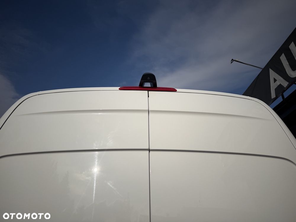 Mercedes-Benz Sprinter - 37