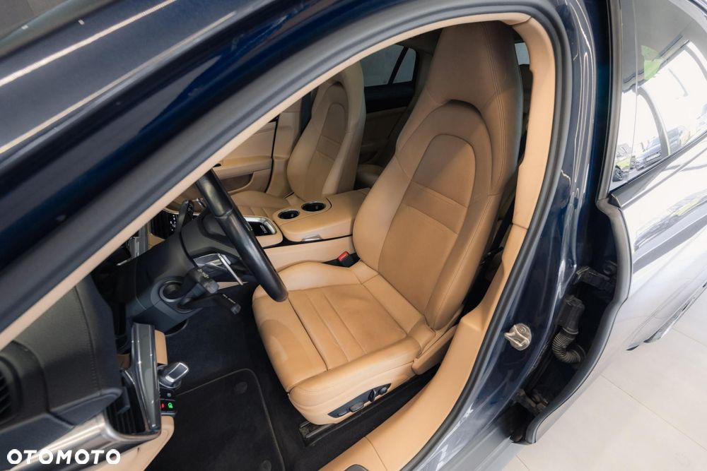 Porsche Panamera 4 E-Hybrid Platinum Edition - 13