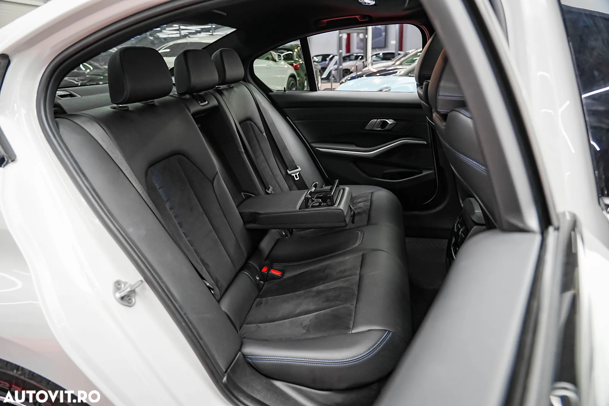 BMW Seria 3 320d xDrive AT M Sport - 35