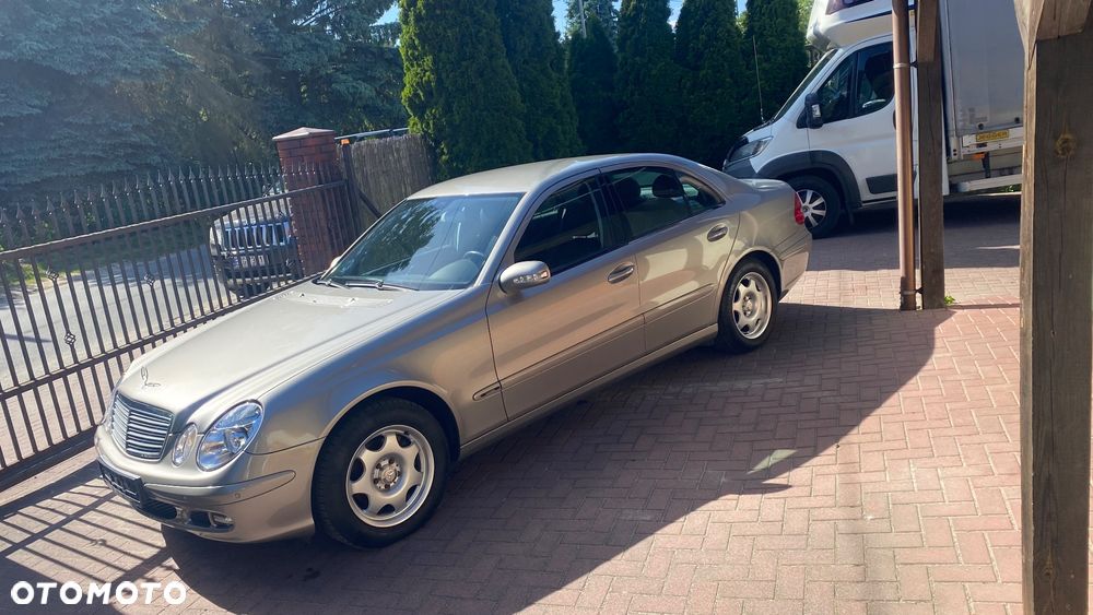 Mercedes-Benz Klasa E 200 Kompressor Automatik Classic - 2