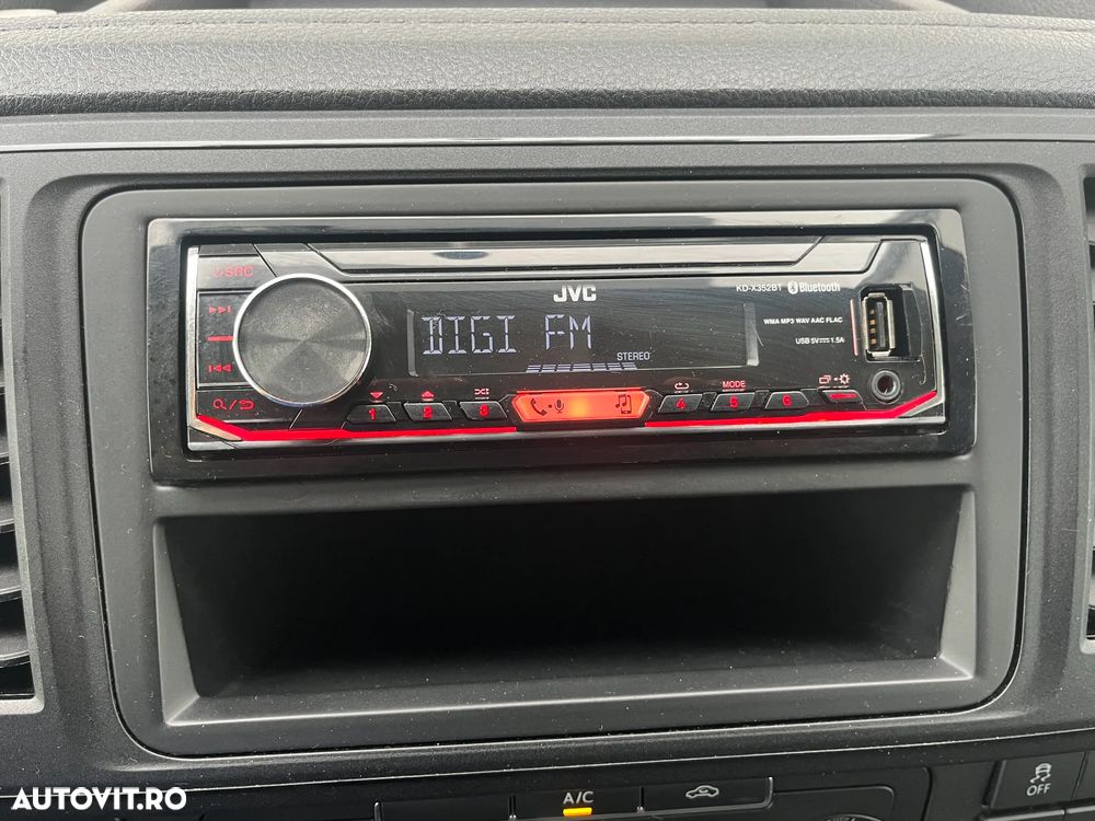 Volkswagen Transporter - 13