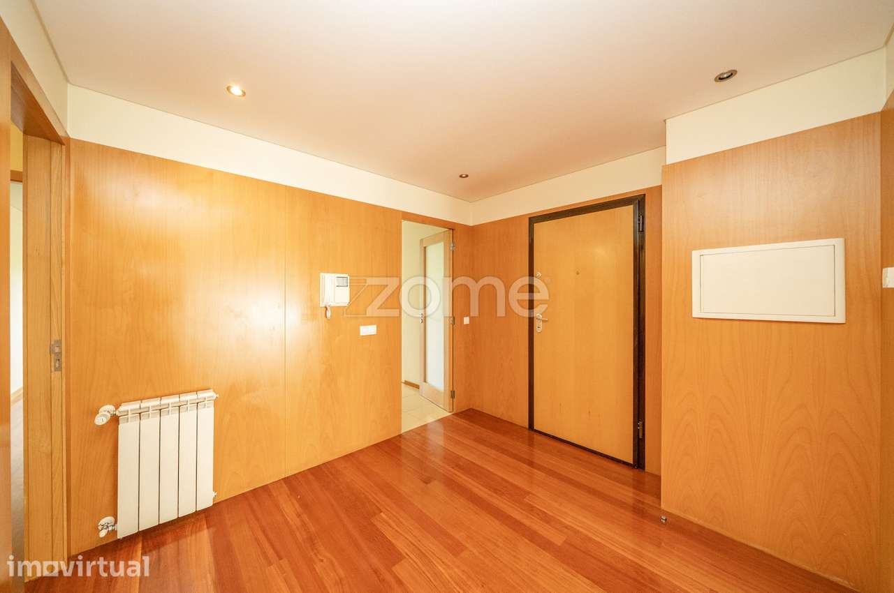 Apartamento T3 com Garagem Fechada e Elevador São Vitor - Grande imagem: 3/38