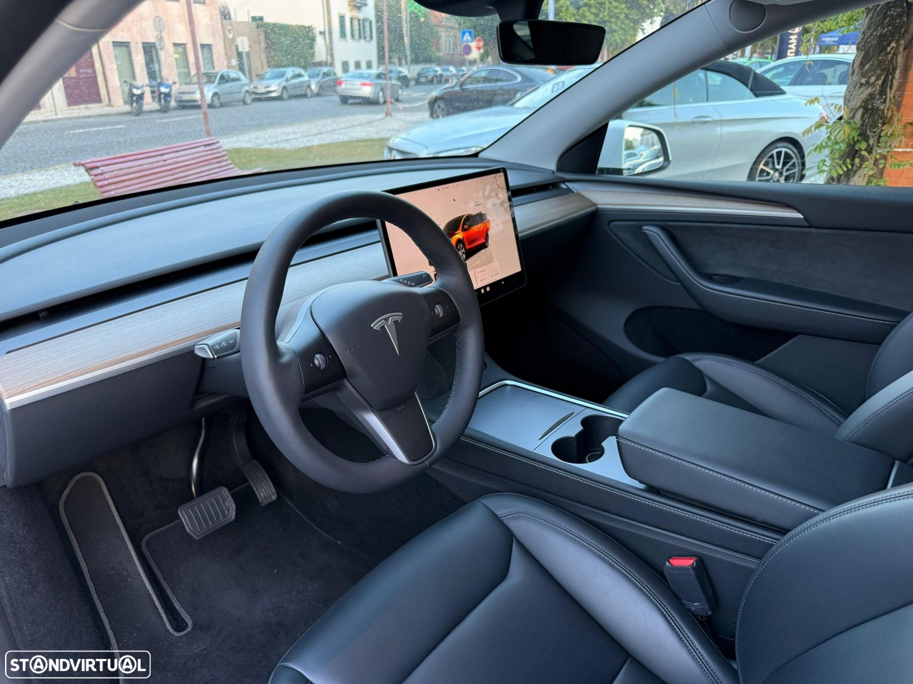 Tesla Model Y RWD - 5