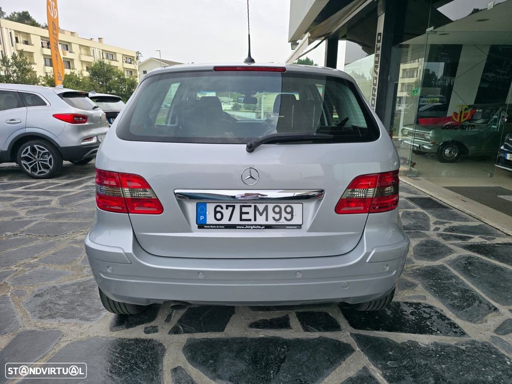 Mercedes-Benz B 180 - 9