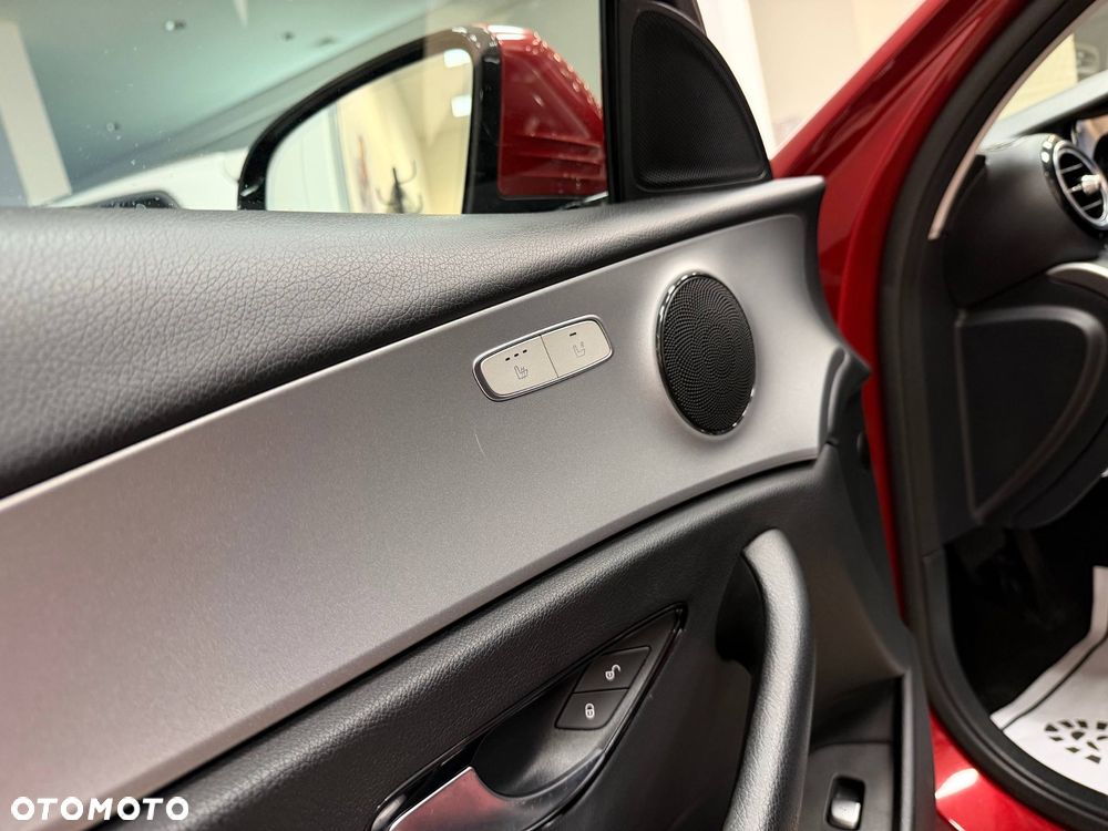 Mercedes-Benz Klasa E 220 d 4Matic 9G-TRONIC - 25