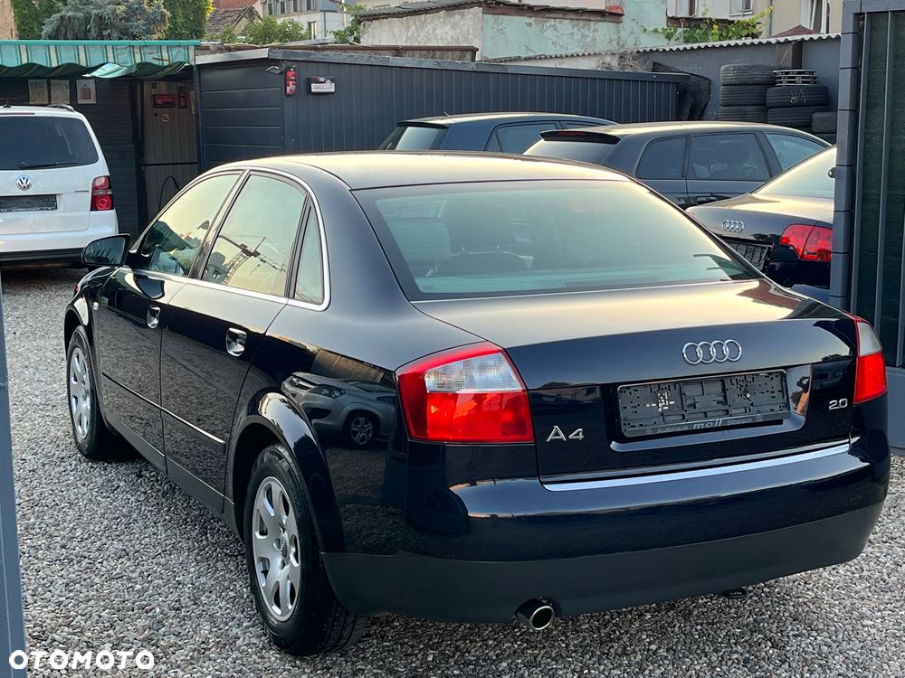 Audi A4 Limousine - 10