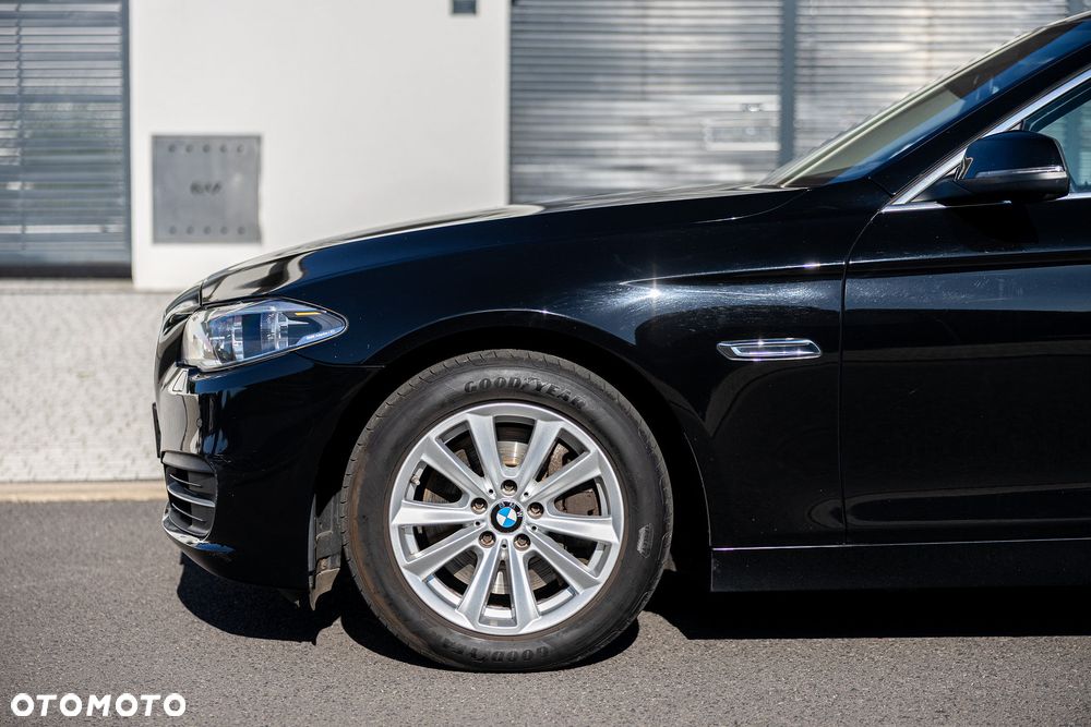 BMW Seria 5 525d - 11