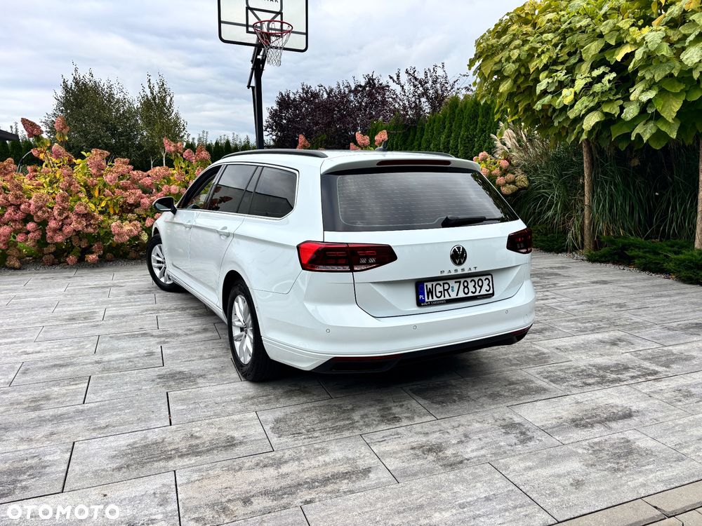 Volkswagen Passat - 21