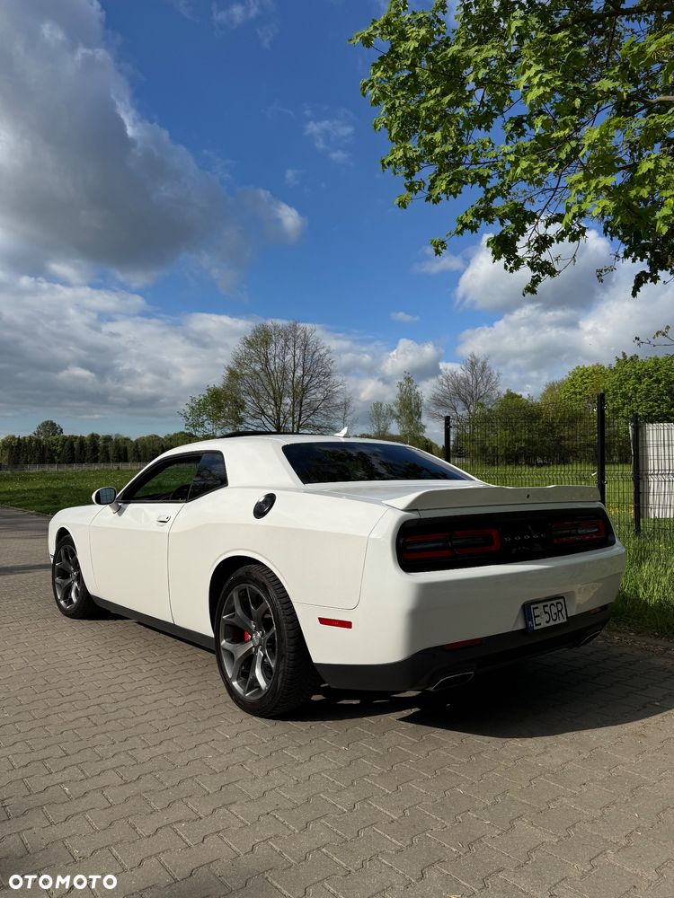 Dodge Challenger - 5