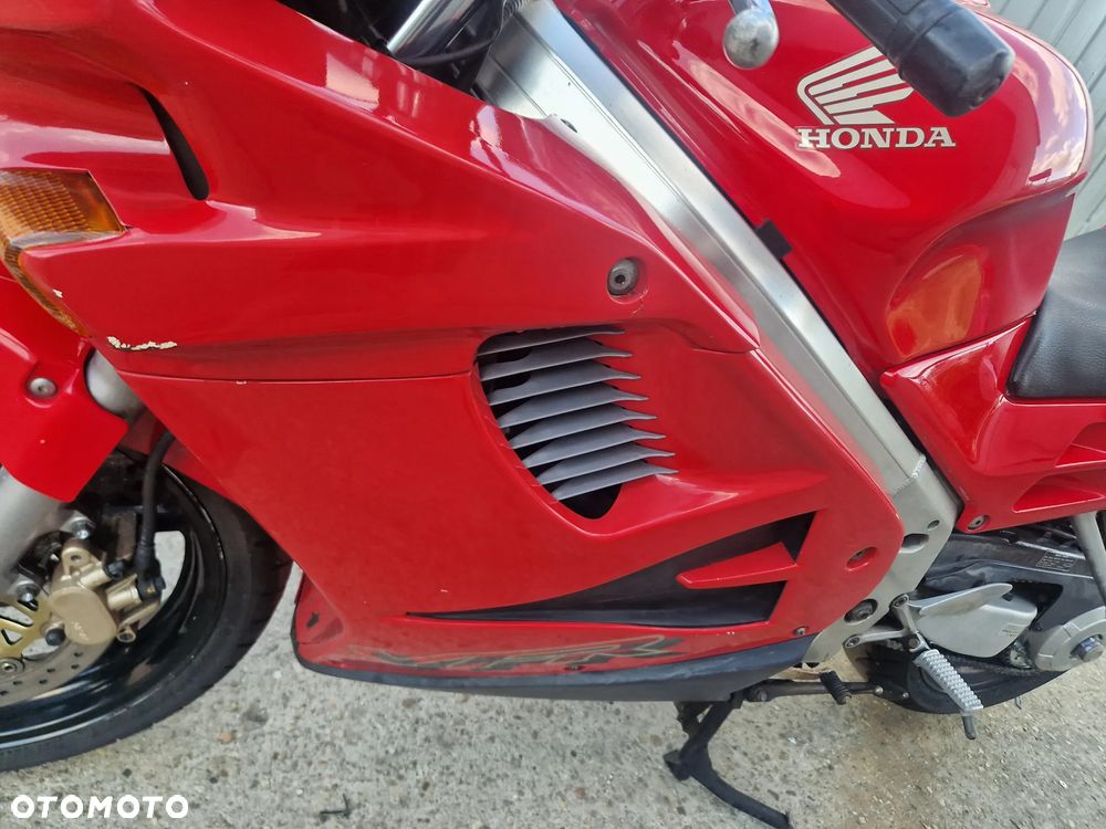 Honda VFR - 32