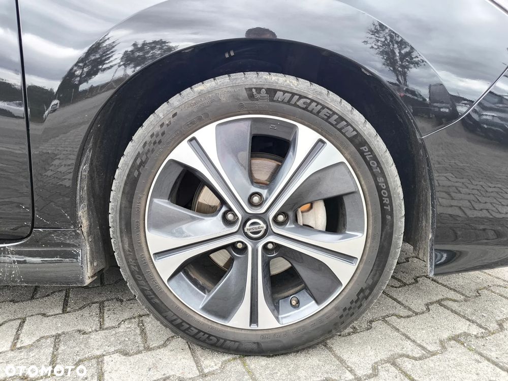 Nissan Leaf - 25
