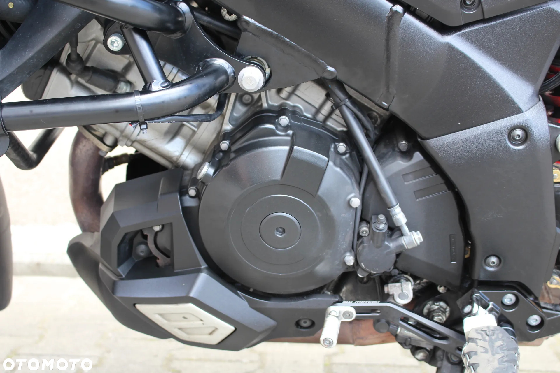 Suzuki V-STROM - 16