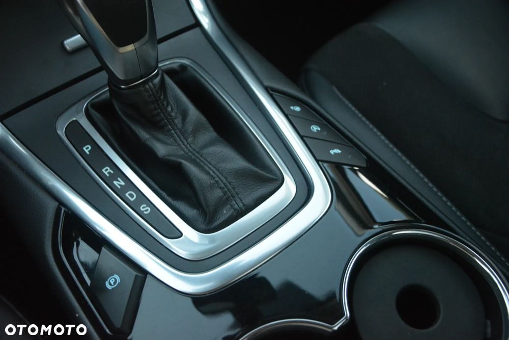 Ford S-Max 2.0 TDCi Titanium PowerShift - 38
