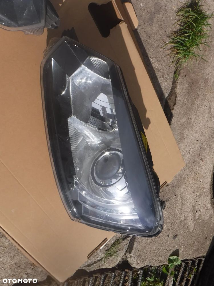 Skoda Yeti Lift xenon skretny lewy prawy lampa - 5