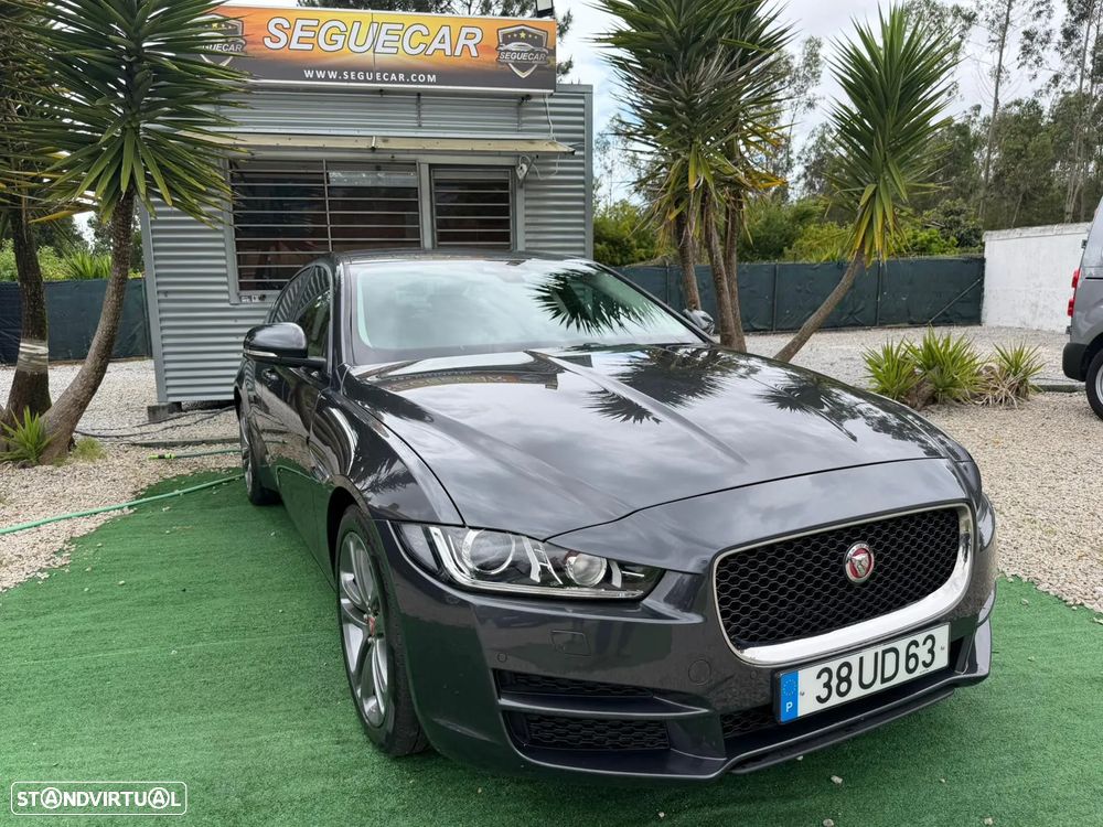 Jaguar XE 2.0 D Prestige - 1