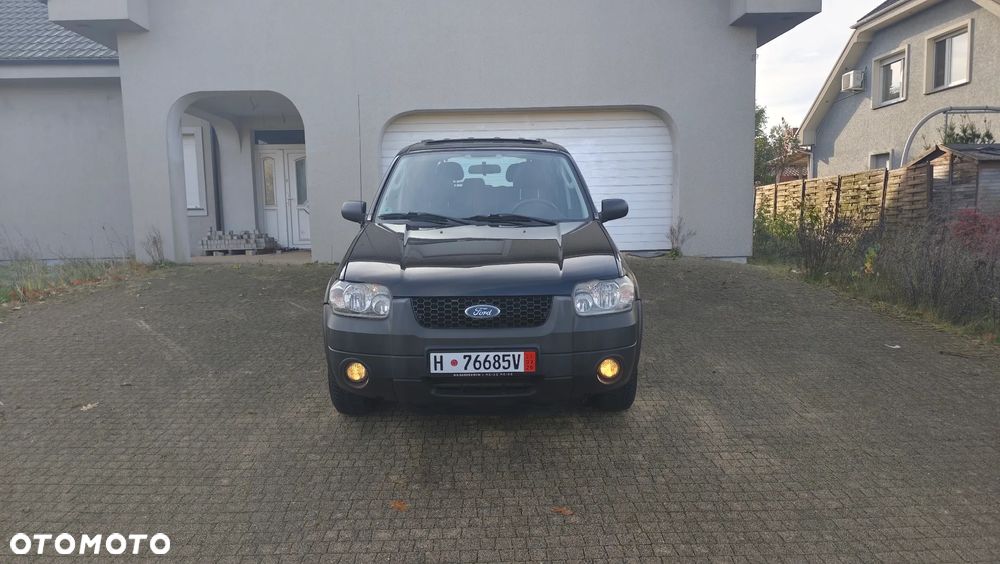 Ford Maverick Highclass - 25