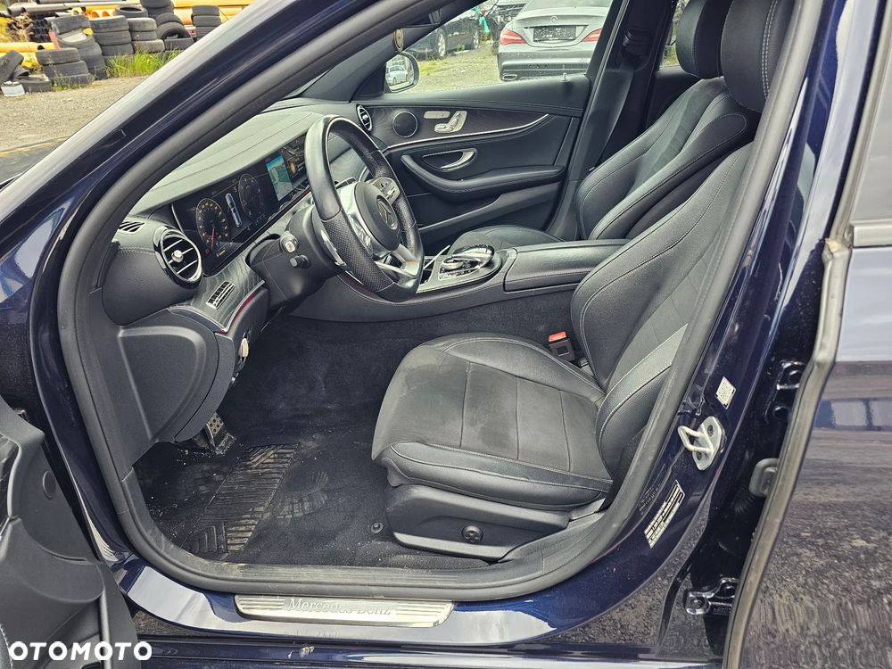 Mercedes-Benz Klasa E 220 d 4Matic 9G-TRONIC AMG Line - 23