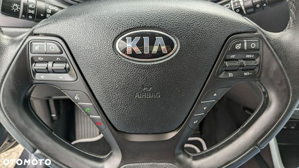 Kia Ceed 1.4 CVVT Attract - 27