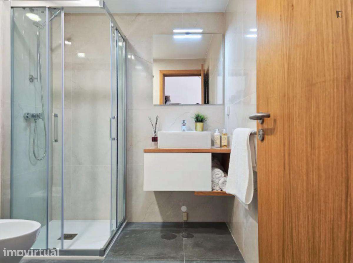 Apartamento com 2 quartos - localizado em Cedofeita Porto - Grande imagem: 4/23