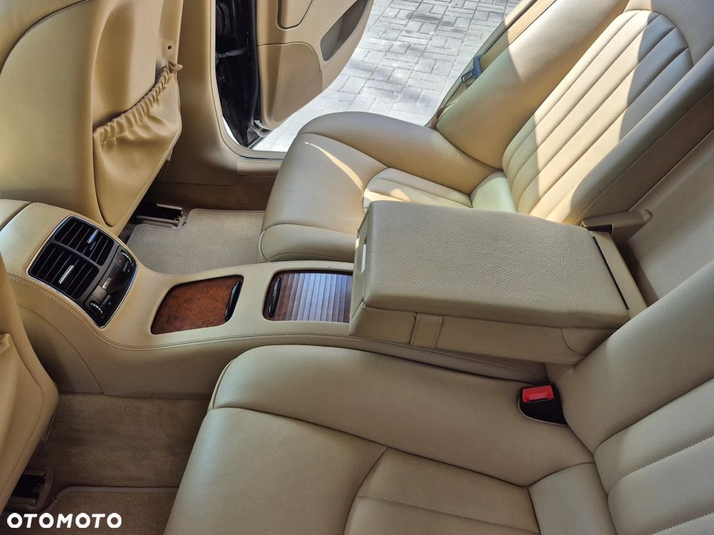 Mercedes-Benz CLS - 16